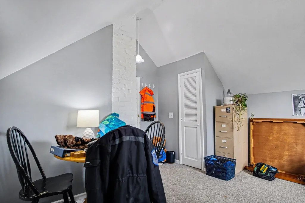 606 NE Fairview Avenue NE Grand Rapids City MI 49503