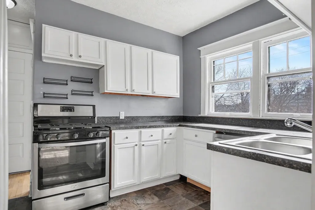 606 Fairview Avenue NE Grand Rapids City MI 49503