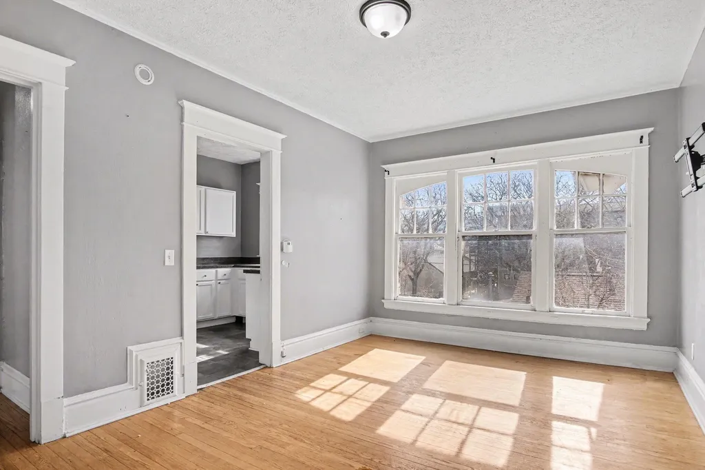 606 Fairview Avenue NE Grand Rapids City MI 49503