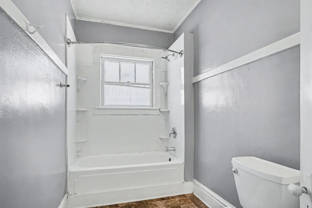 606 Fairview Avenue NE Grand Rapids City MI 49503