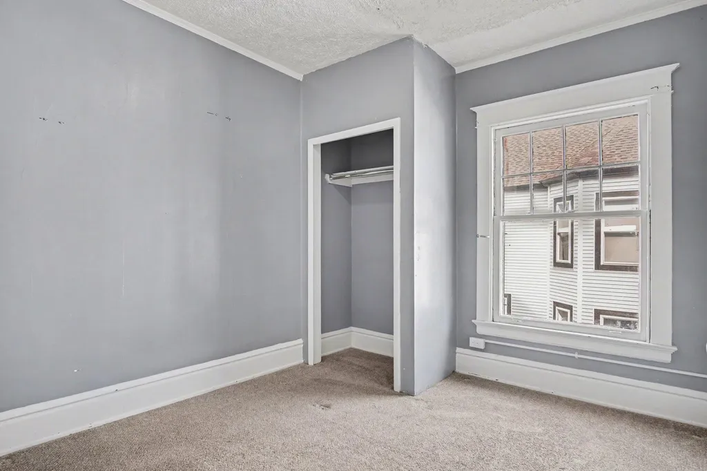606 NE Fairview Avenue NE Grand Rapids City MI 49503