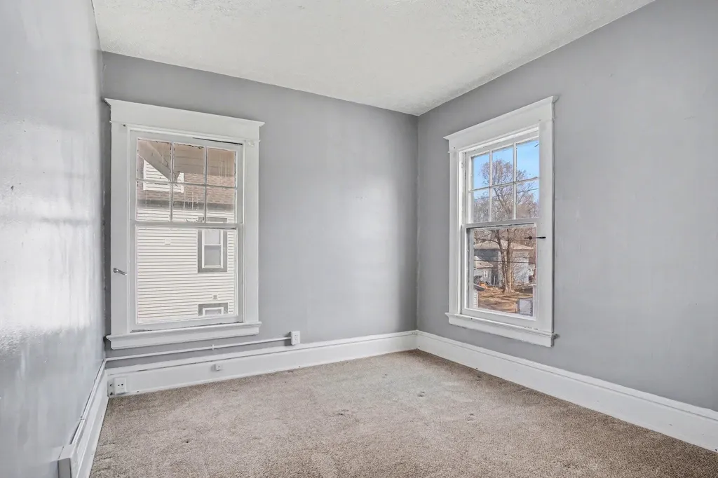 606 Fairview Avenue NE Grand Rapids City MI 49503