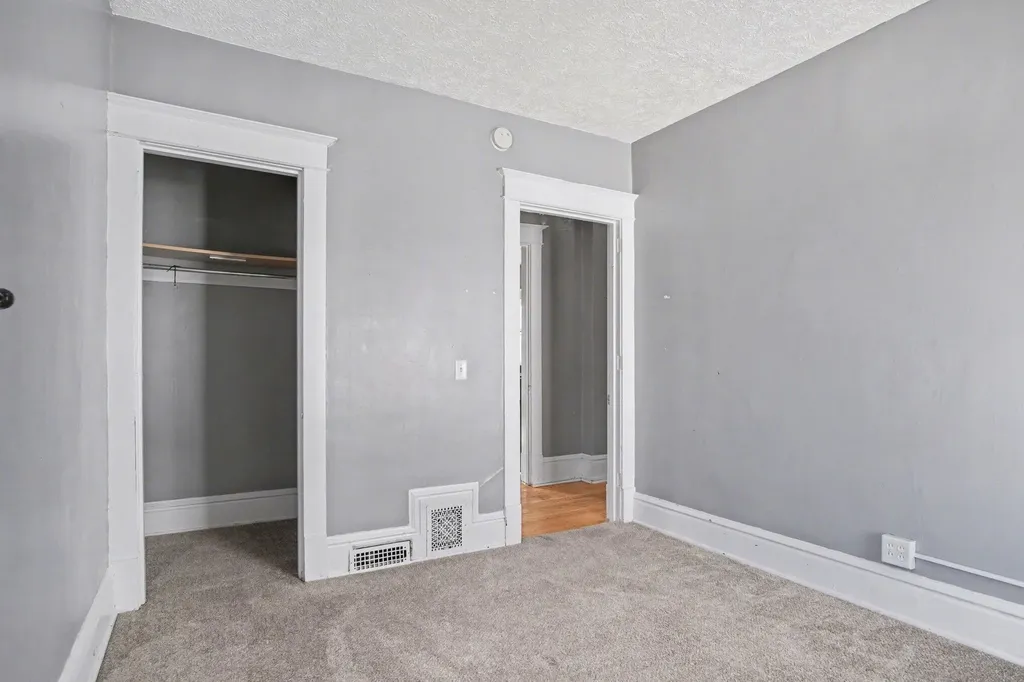 606 NE Fairview Avenue NE Grand Rapids City MI 49503