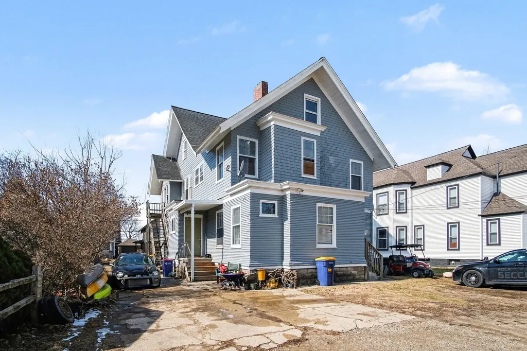 606 Fairview Avenue NE Grand Rapids City MI 49503