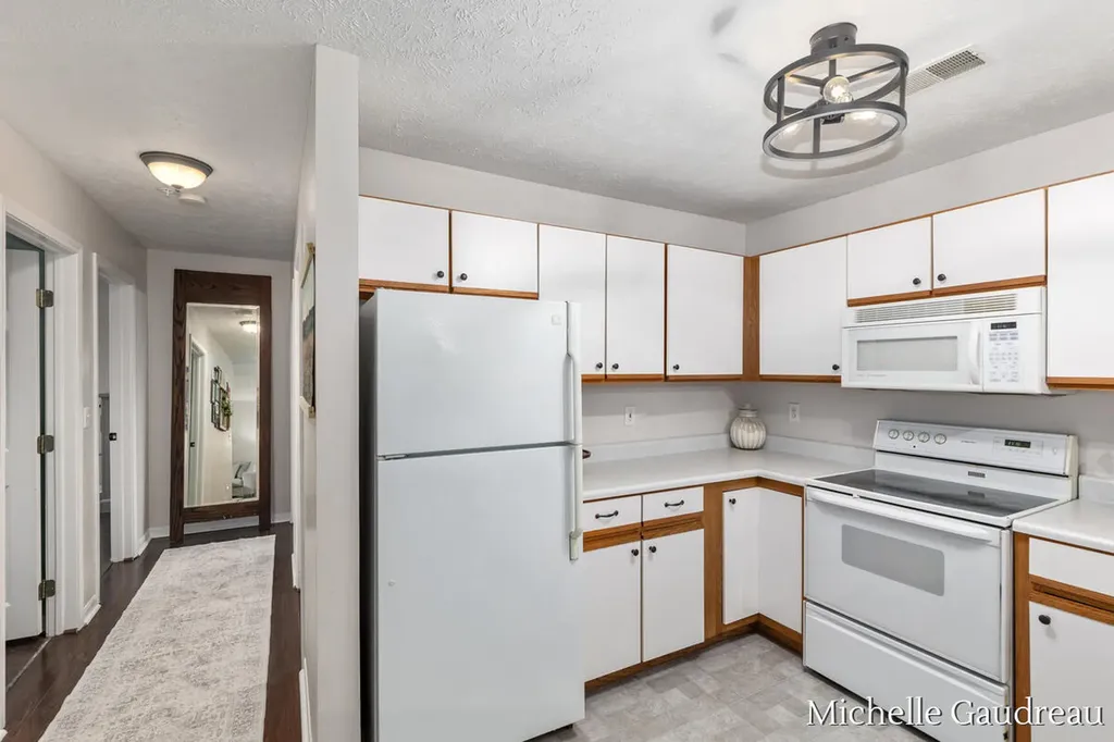 8362 N Jasonville Court SE Caledonia Township MI 49316
