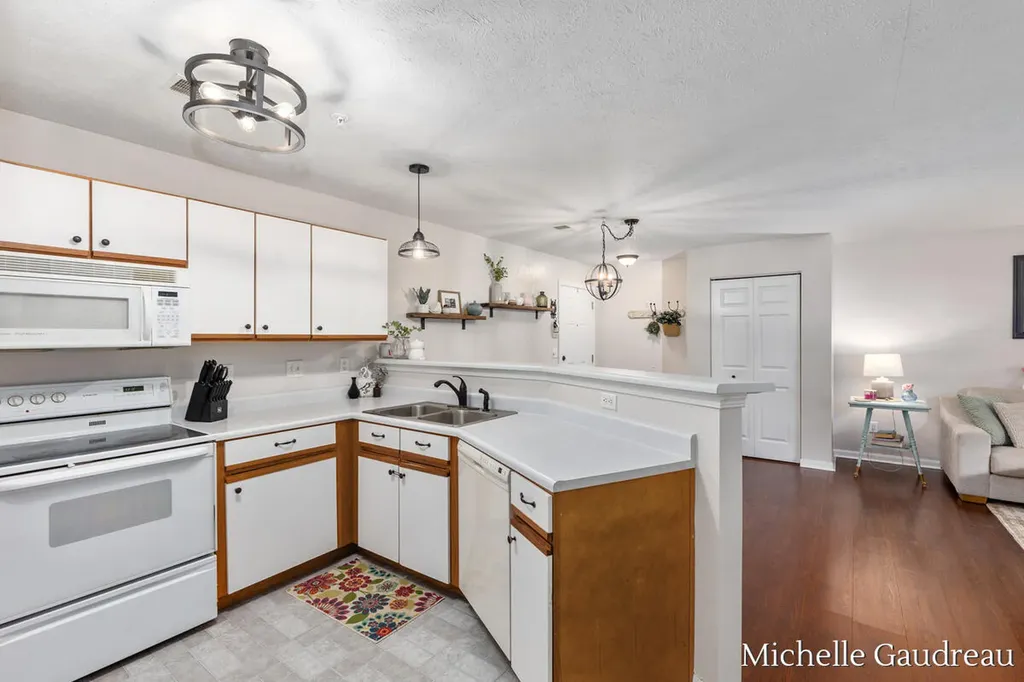 8362 N Jasonville Court SE Caledonia Township MI 49316
