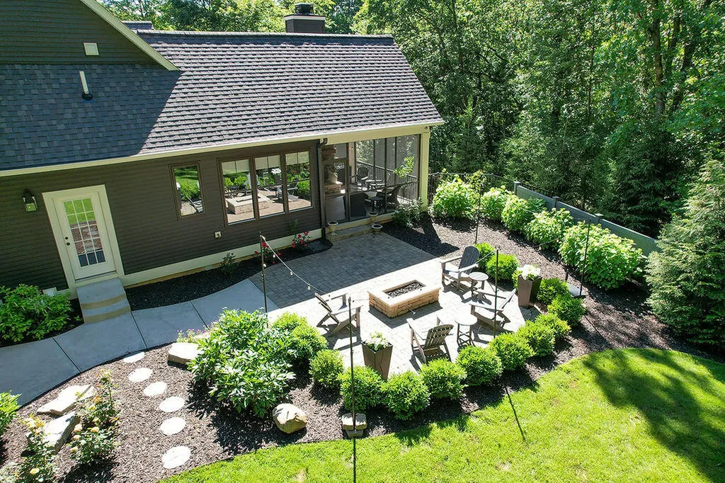547 Roundtree Drive NE Ada Township MI 49301