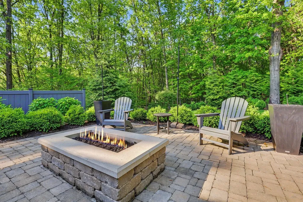 547 Roundtree Drive NE Ada Township MI 49301