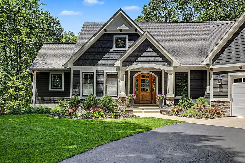 547 Roundtree Drive NE Ada Township MI 49301