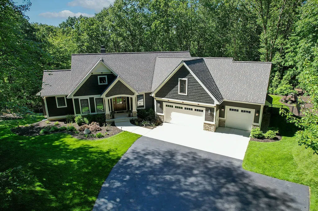 547 Roundtree Drive NE Ada Township MI 49301