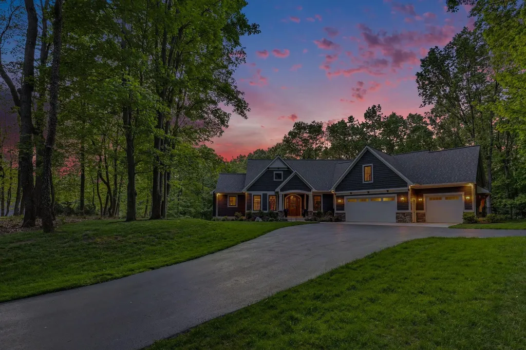 547 Roundtree Drive NE Ada Township MI 49301