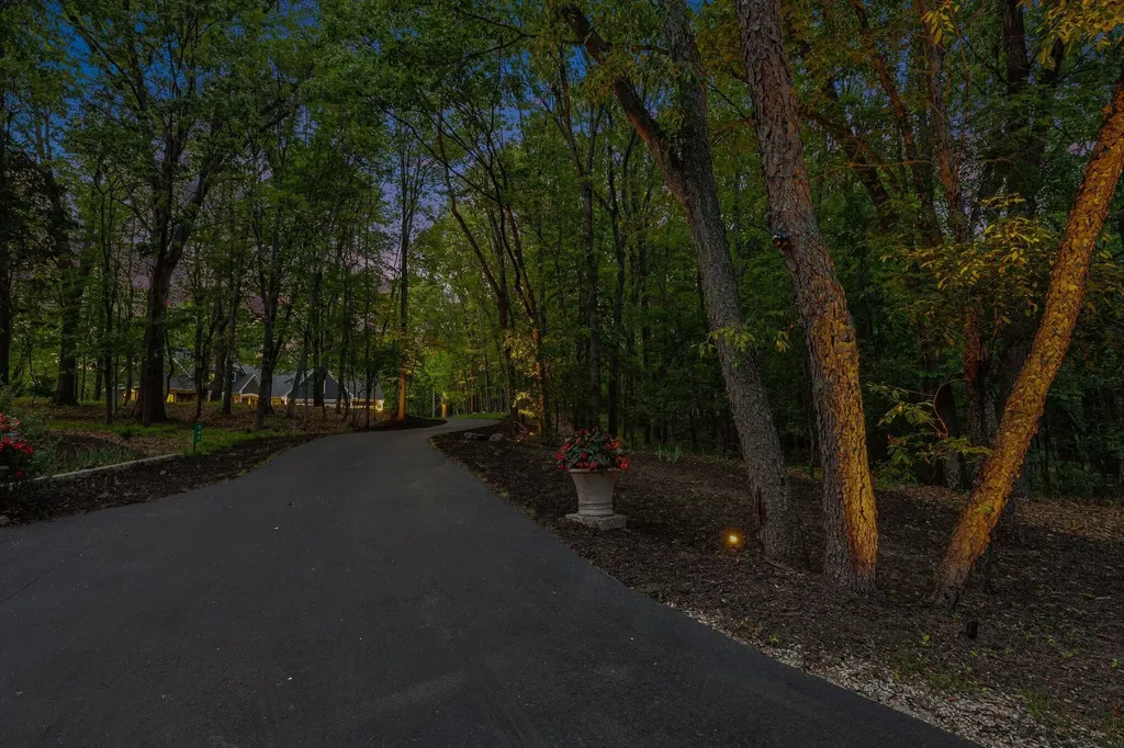 547 Roundtree Drive NE Ada Township MI 49301