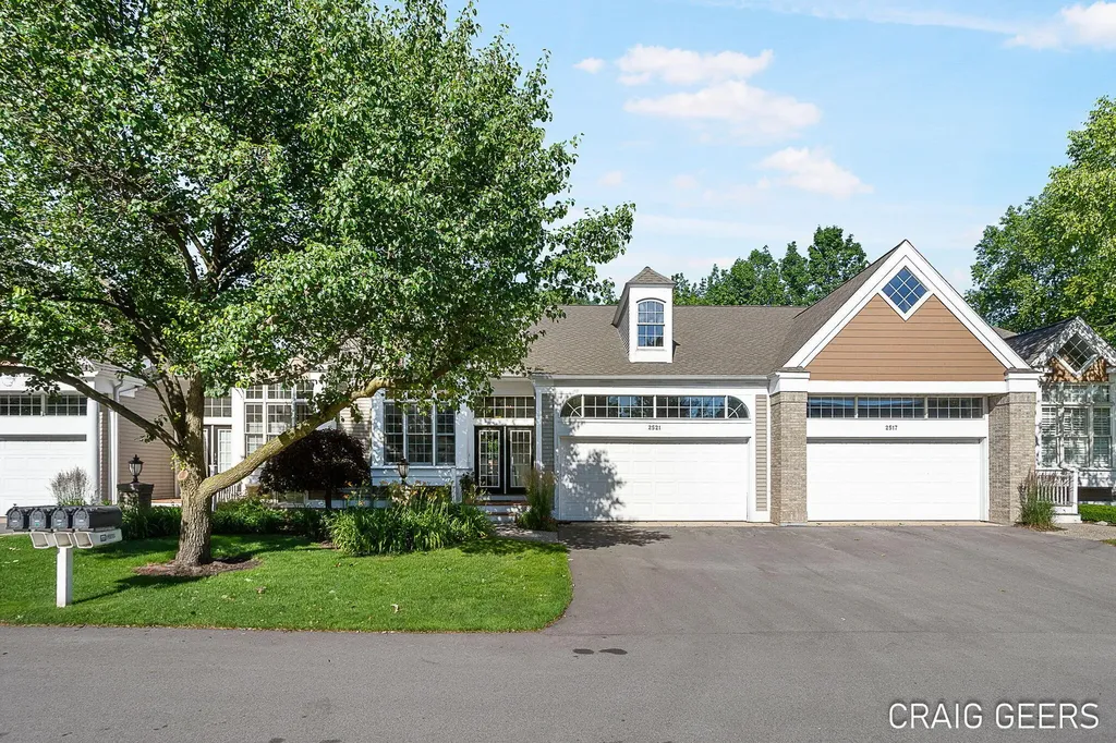 2521 Forest Bluff Drive SE Kentwood City MI 49546
