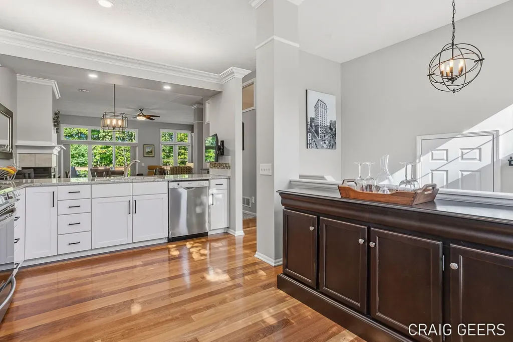 2521 Forest Bluff Drive SE Kentwood City MI 49546