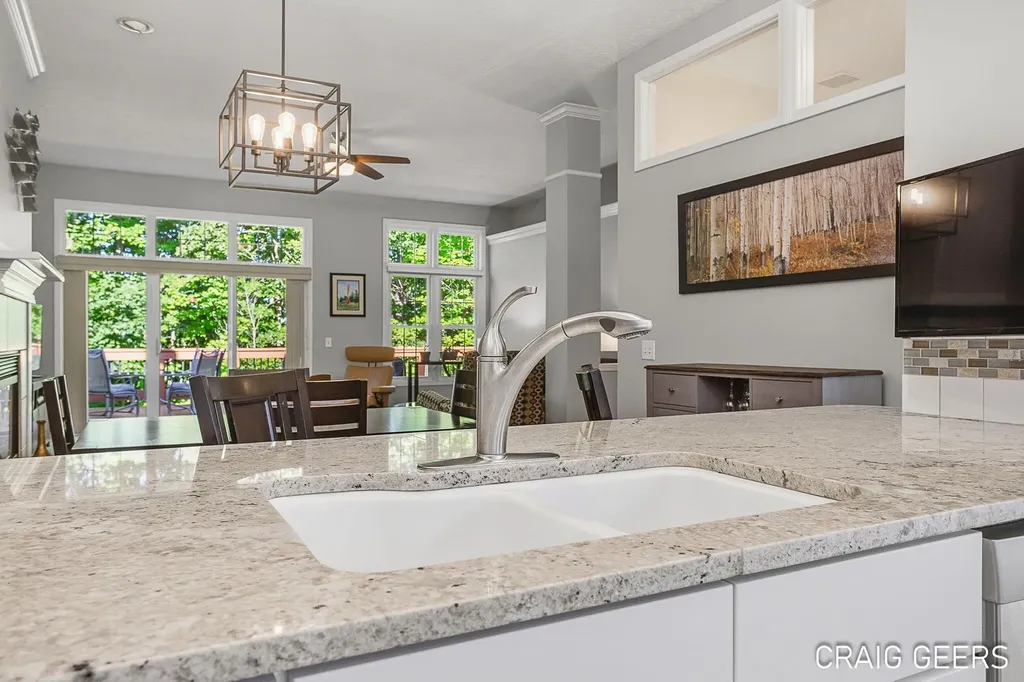 2521 Forest Bluff Drive SE Kentwood City MI 49546