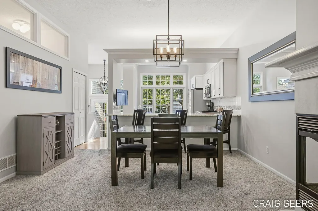 2521 Forest Bluff Drive SE Kentwood City MI 49546