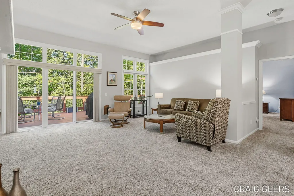 2521 Forest Bluff Drive SE Kentwood City MI 49546