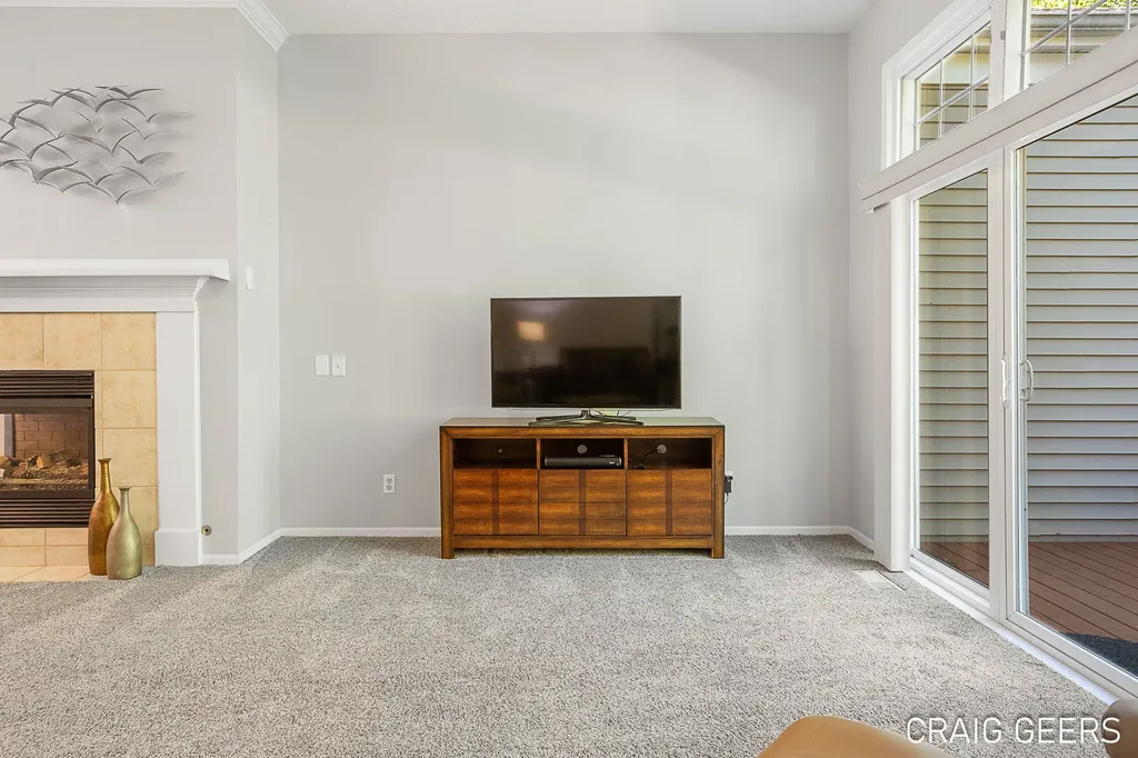 2521 Forest Bluff Drive SE Kentwood City MI 49546