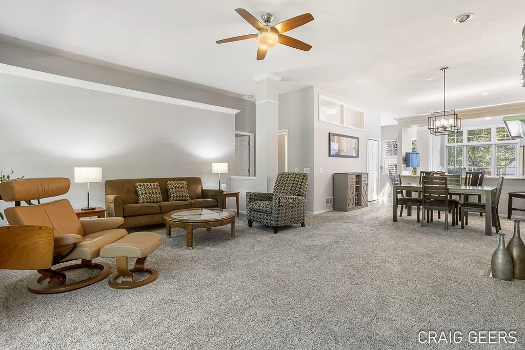 2521 Forest Bluff Drive SE Kentwood City MI 49546