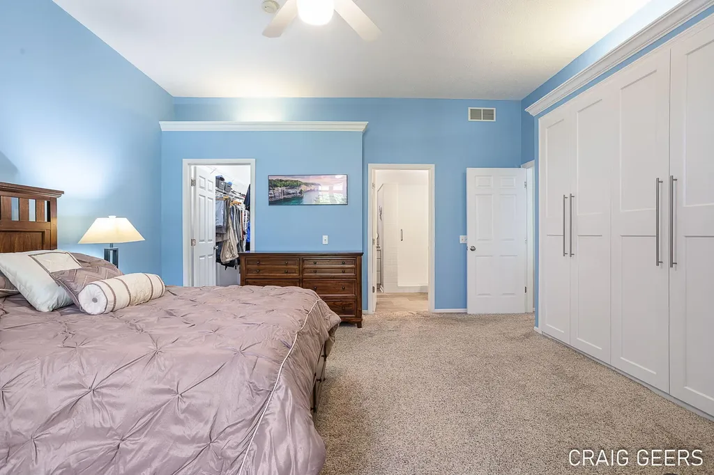 2521 Forest Bluff Drive SE Kentwood City MI 49546