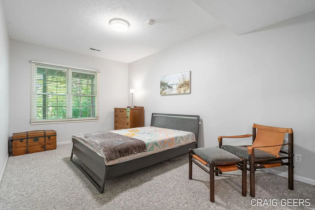 2521 Forest Bluff Drive SE Kentwood City MI 49546