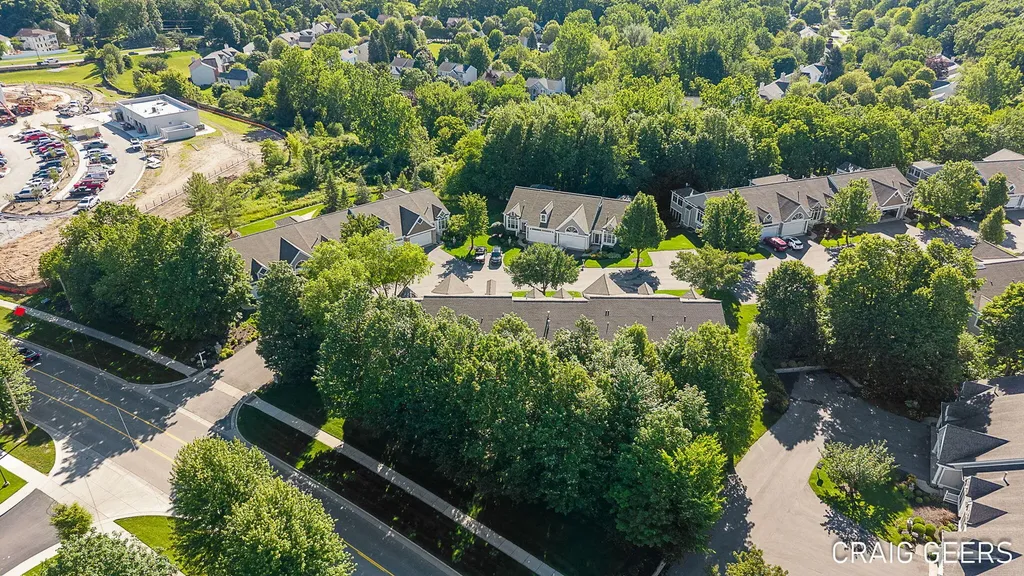 2521 Forest Bluff Drive SE Kentwood City MI 49546