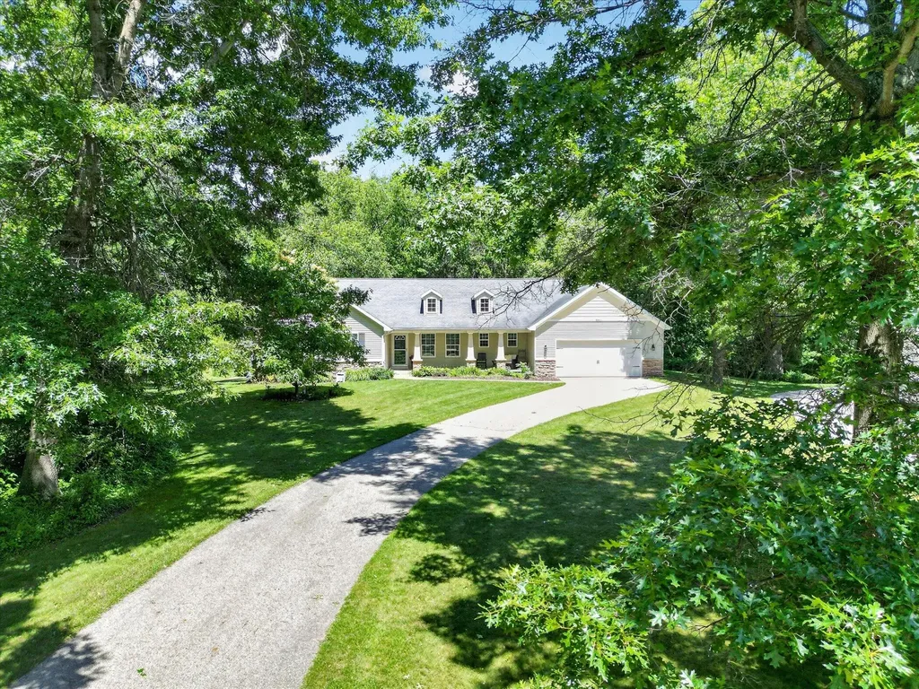8669 Lilly Ridge Drive SE Cascade Charter Township MI 49302