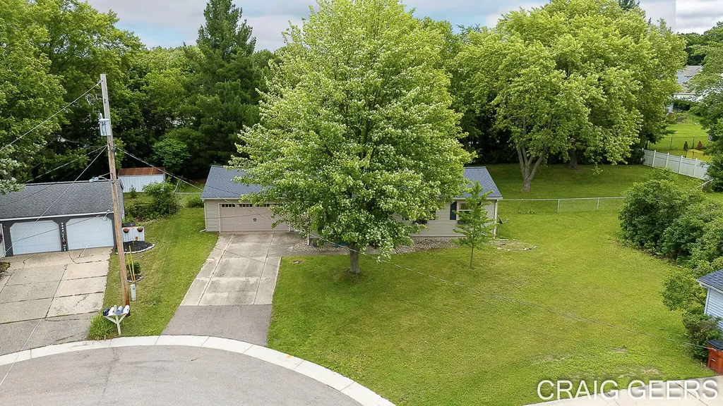 2864 Mustang Court NE Plainfield Charter Township MI 49525