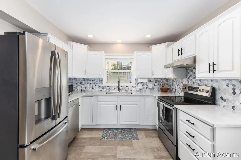 1925 Emerald Avenue NE Grand Rapids City MI 49505