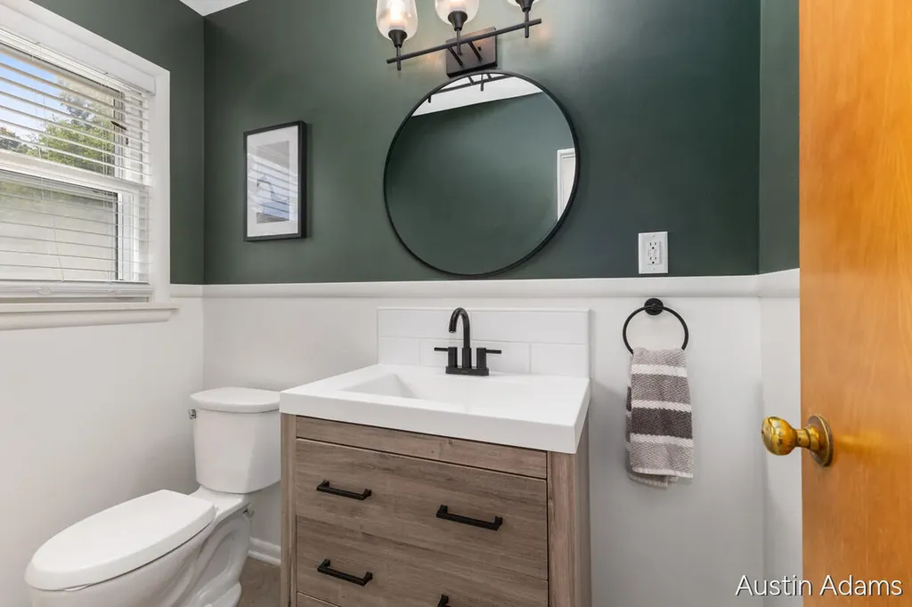 1925 Emerald Avenue NE Grand Rapids City MI 49505