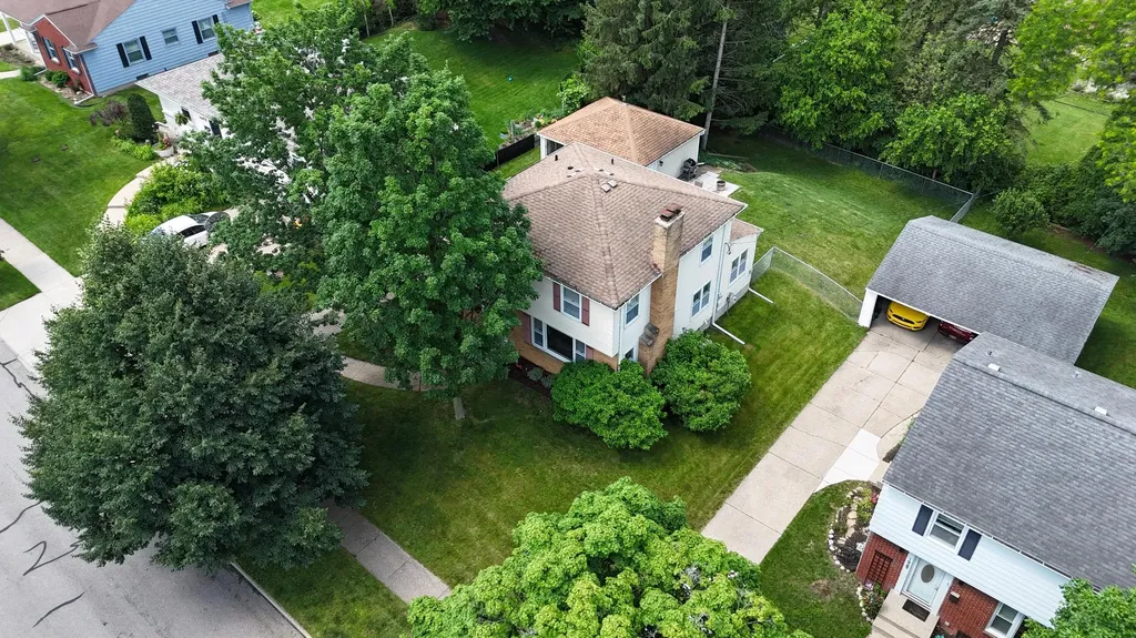 1925 Emerald Avenue NE Grand Rapids City MI 49505
