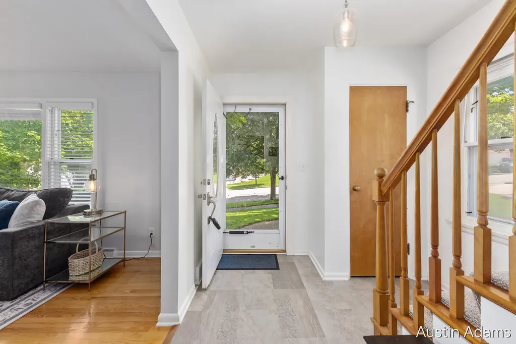 1925 Emerald Avenue NE Grand Rapids City MI 49505