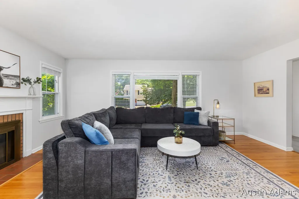 1925 Emerald Avenue NE Grand Rapids City MI 49505