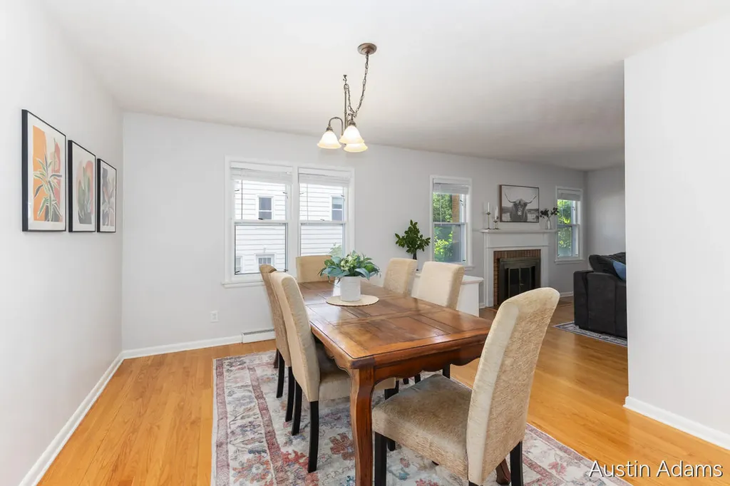 1925 Emerald Avenue NE Grand Rapids City MI 49505