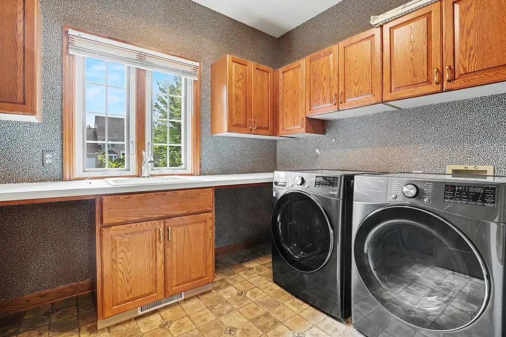5090 Abbeydale Drive SE Cascade Charter Township MI 49546
