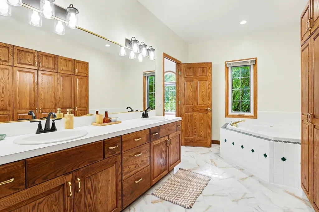 5090 Abbeydale Drive SE Cascade Charter Township MI 49546