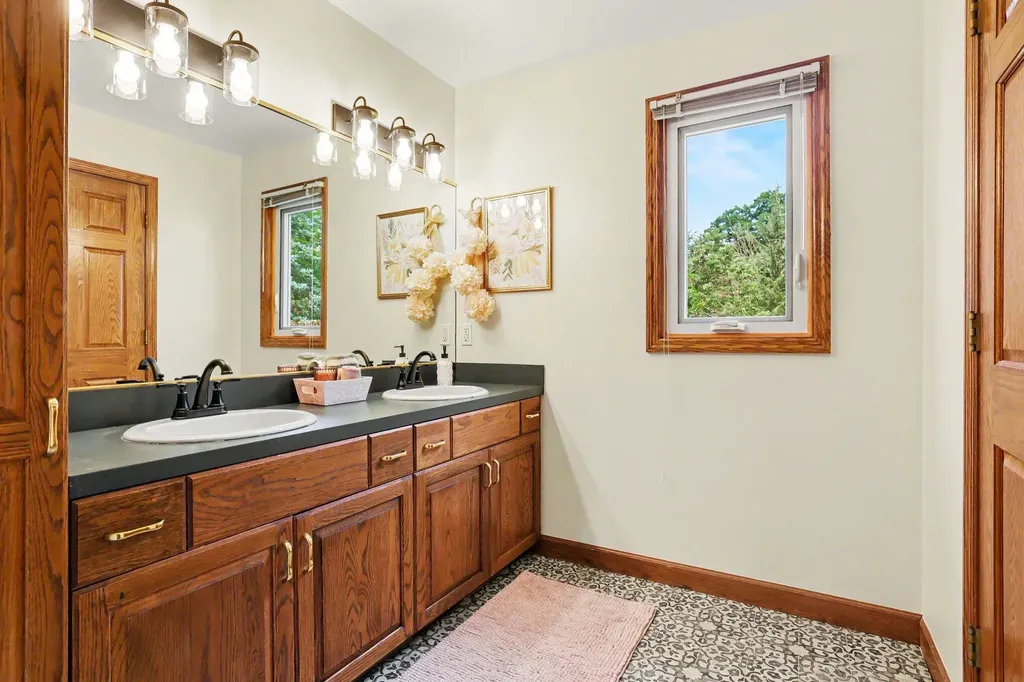5090 Abbeydale Drive SE Cascade Charter Township MI 49546
