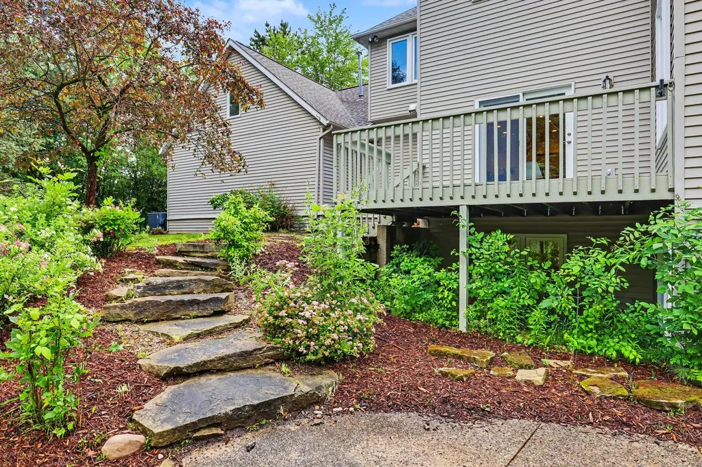 5090 Abbeydale Drive SE Cascade Charter Township MI 49546