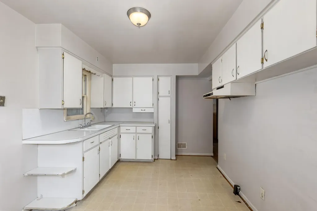 2519 Woodward Avenue SW Wyoming City MI 49509