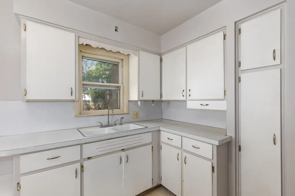 2519 Woodward Avenue SW Wyoming City MI 49509