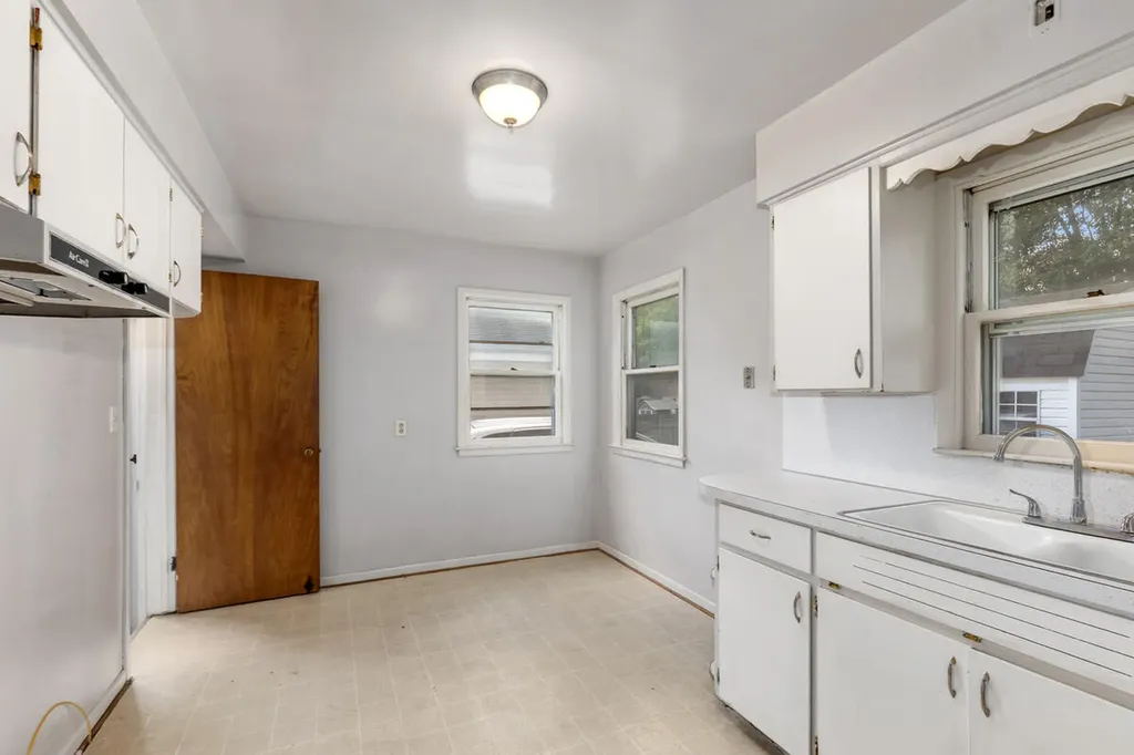 2519 Woodward Avenue SW Wyoming City MI 49509