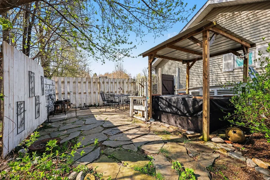 6675 122nd Avenue Ganges Township MI 49408