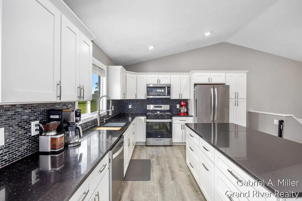 13555 Becker Court NE Nelson Township MI 49319