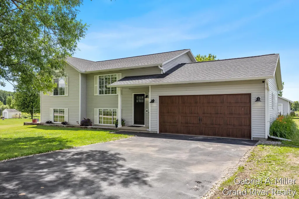 13555 Becker Court NE Nelson Township MI 49319