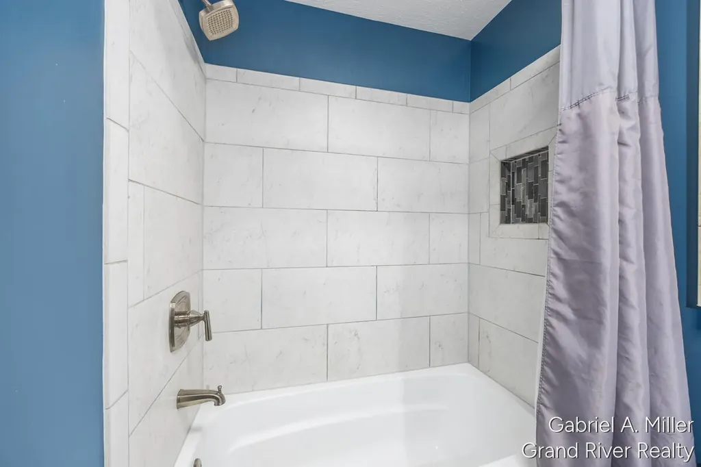 13555 Becker Court NE Nelson Township MI 49319