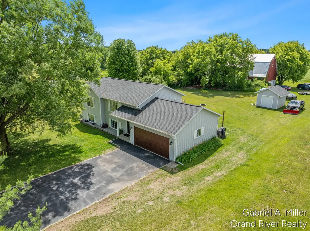 13555 Becker Court NE Nelson Township MI 49319