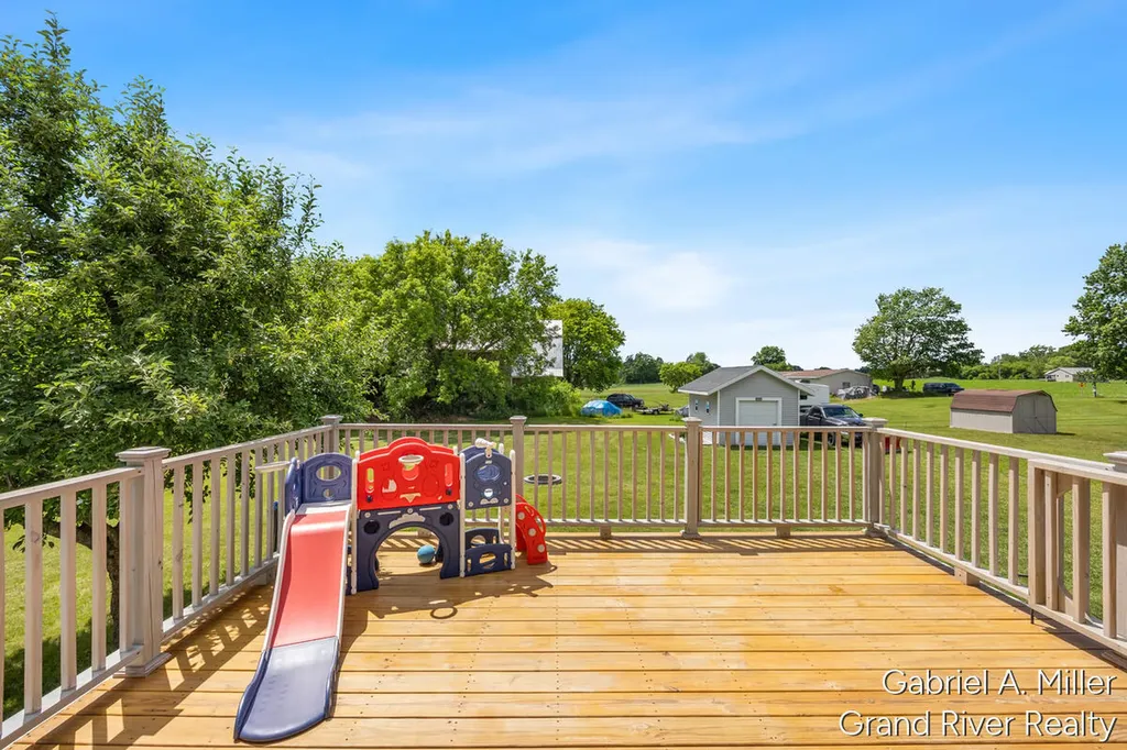13555 Becker Court NE Nelson Township MI 49319