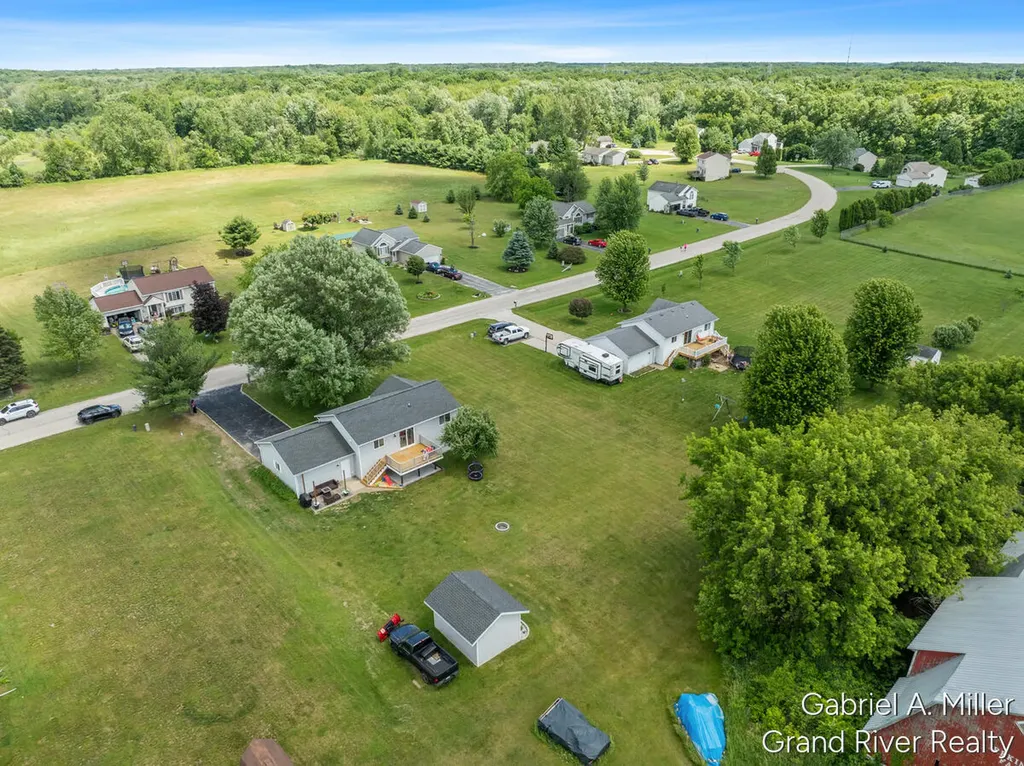 13555 Becker Court NE Nelson Township MI 49319