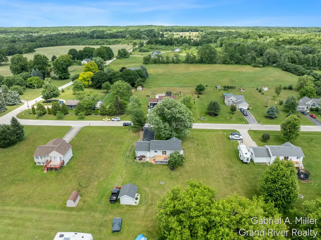 13555 Becker Court NE Nelson Township MI 49319