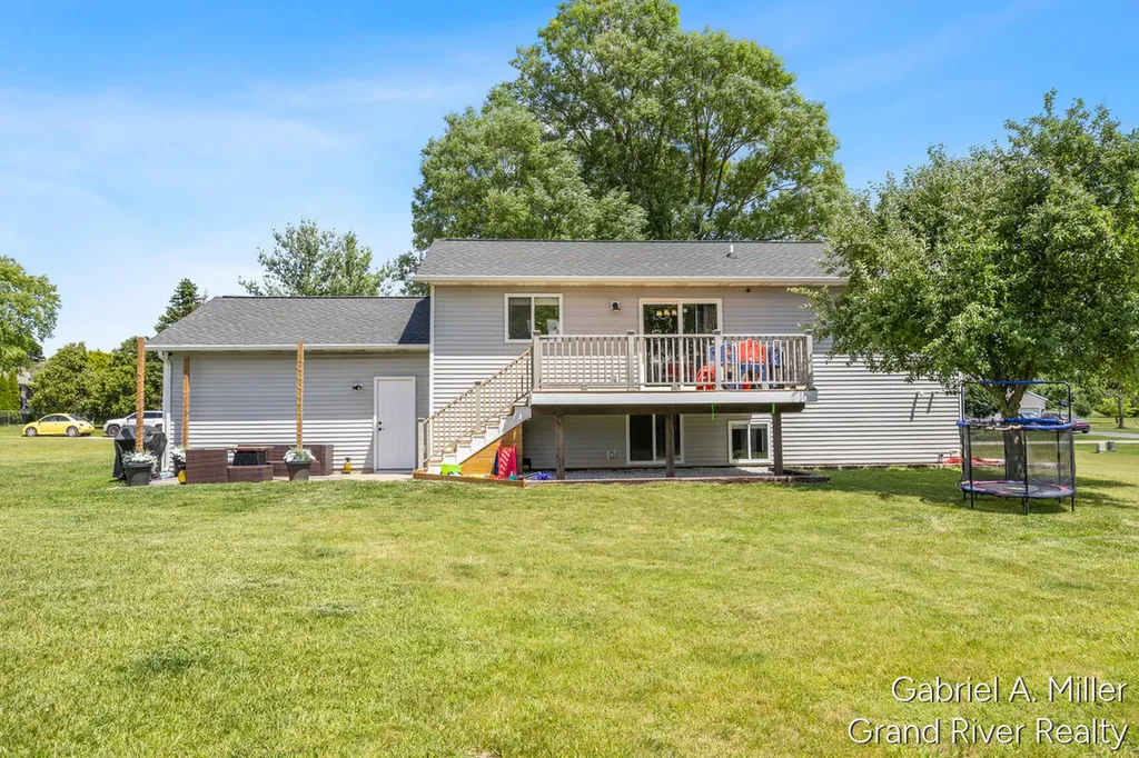13555 Becker Court NE Nelson Township MI 49319